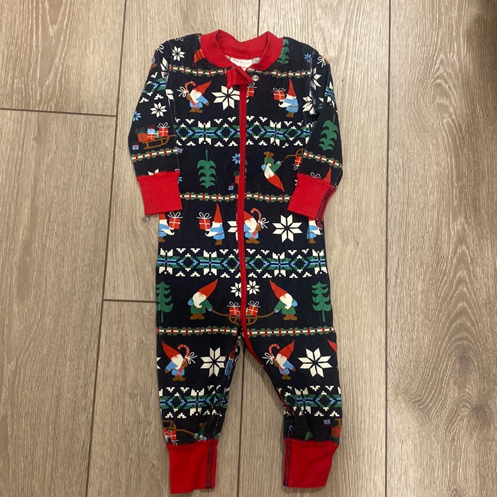 NWT. Hanna Andersson 1 piece Holiday pajama size 6-12mo (70cm)